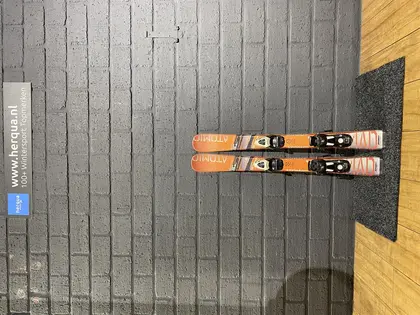 Atomic No mad tweedehands ski's junior oranje