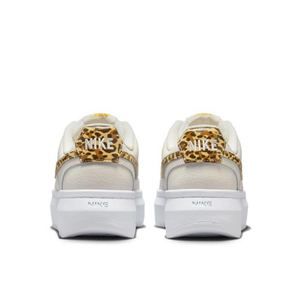 Nike Court Vision Alta sneakers dames beige