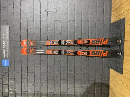 Rossignol P100 tweedehands ski's rood